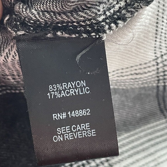 Torrid 2 Women’s Plus Size 2X Black & White Plaid Button Down Shirt Top - Picture 3 of 14